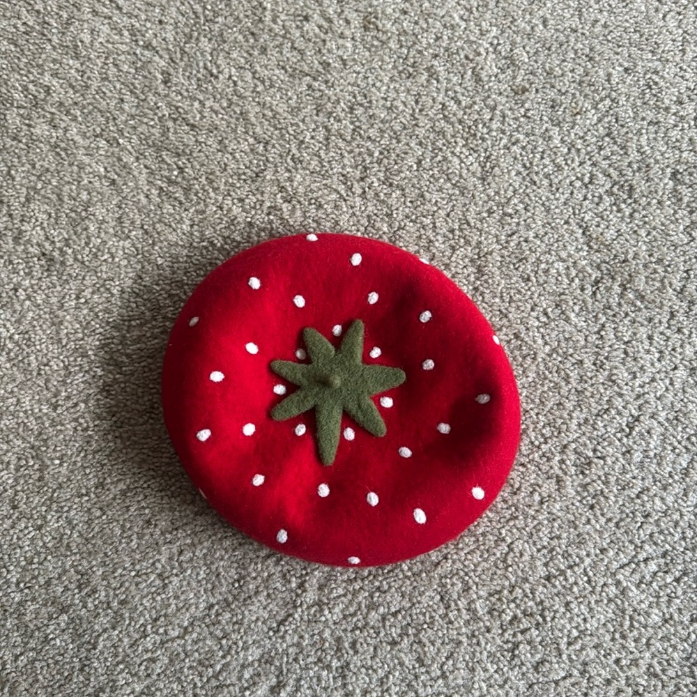 Strawberry beret wool hat